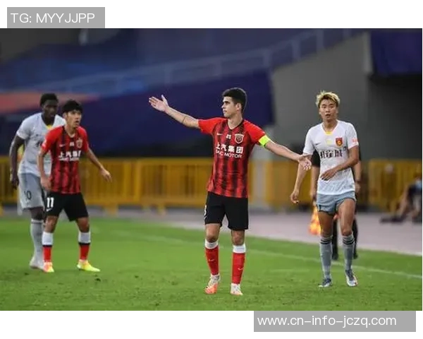 上港与华夏幸福激战正酣谁能在这场对决中笑到最后